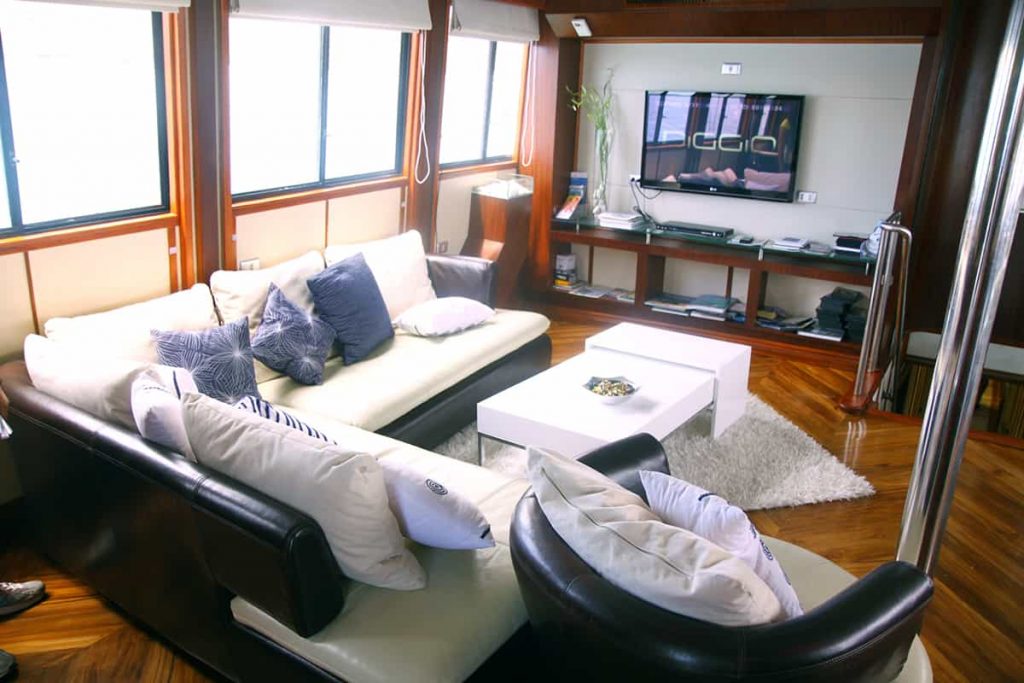 Galapagos liveaboard holiday Humboldt Explore Lounge