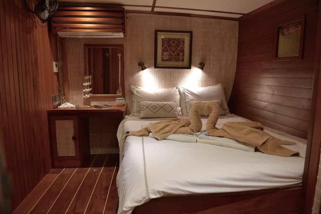 Indonesia liveaboard Diving holidays Emperor Raja Laut Double cabin